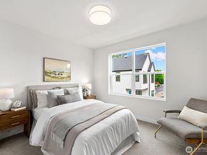 767 7th Avenue NW, Issaquah WA 98027