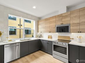 767 7th Avenue NW, Issaquah WA 98027