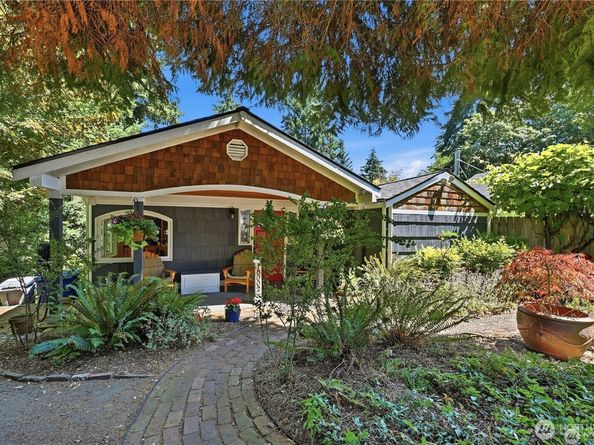 18002 25th Avenue NE, Lake Forest Park WA 98155