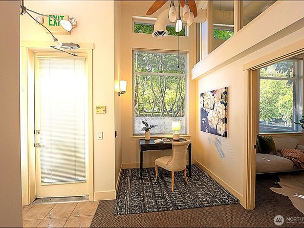 12536 15th Avenue NE C1, Seattle WA 98125