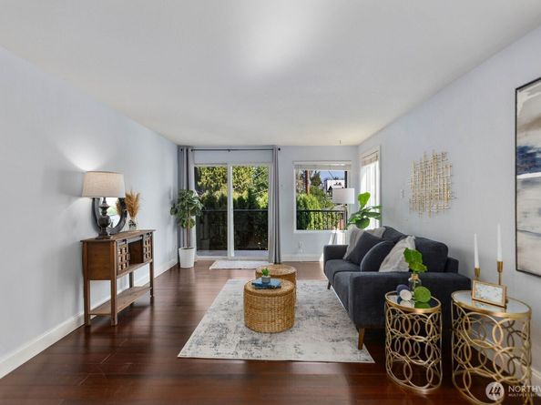 10110 Greenwood Ave N 204, Seattle WA 98133