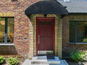 3033 45th Avenue SW, Seattle WA 98116