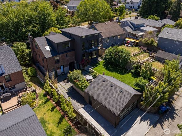 3033 45th Avenue SW, Seattle WA 98116