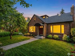 3033 45th Avenue SW, Seattle WA 98116