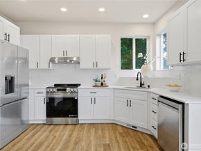 4335 NE 2nd Ct, Renton WA 98059