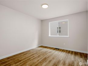 4335 NE 2nd Ct, Renton WA 98059