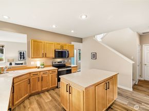 26826 118th Court SE, Kent WA 98030