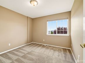 26826 118th Court SE, Kent WA 98030