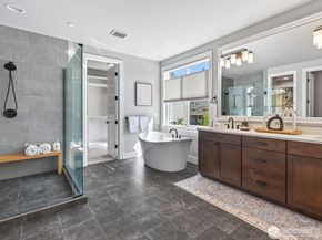 23973 NE 25th Street, Sammamish WA 98074