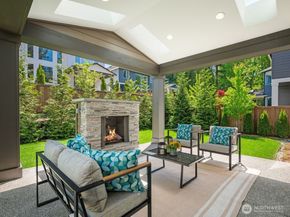 23973 NE 25th Street, Sammamish WA 98074
