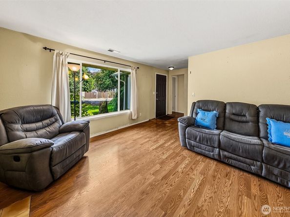 35011 27th Avenue SW, Tacoma WA 98023