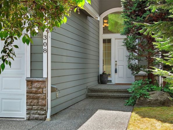 308 170th Place SE, Bothell WA 98012
