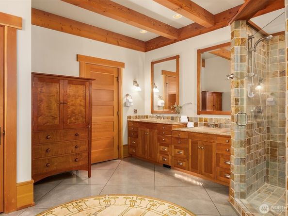 16790 Agate Point Road, Bainbridge Island WA 98110