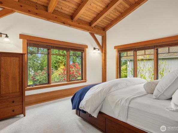 16790 Agate Point Road, Bainbridge Island WA 98110