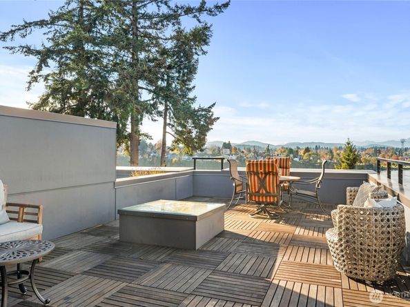 1157 Wheaton Way, Bremerton WA 98310