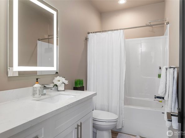 1157 Wheaton Way, Bremerton WA 98310