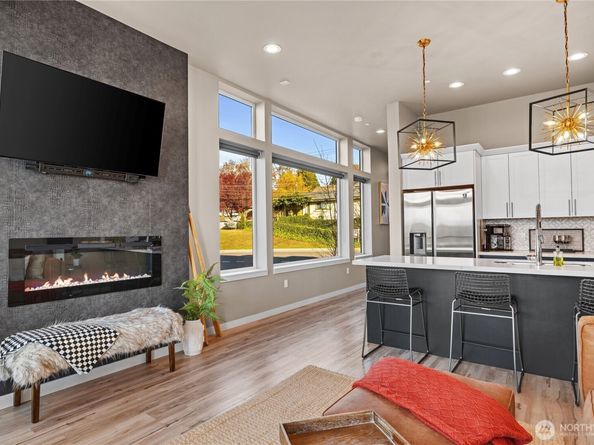 1157 Wheaton Way, Bremerton WA 98310