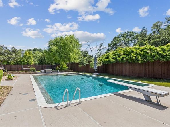 5511  Royal Lane , Dallas Texas 75229