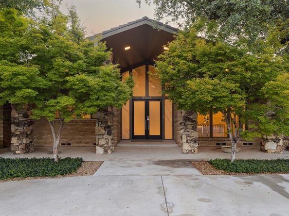 5511  Royal Lane , Dallas Texas 75229