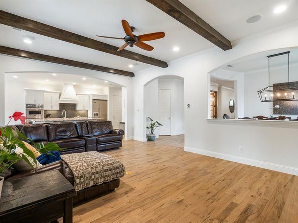 6211  Velasco Avenue , Dallas Texas 75214