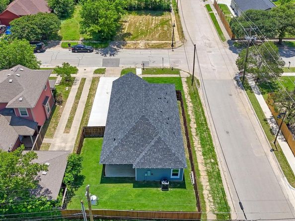 1101  Stella Street , Fort Worth Texas 76104