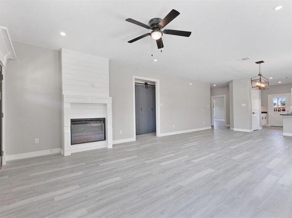 1101  Stella Street , Fort Worth Texas 76104