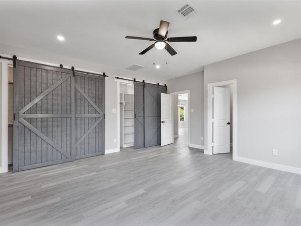 1101  Stella Street , Fort Worth Texas 76104