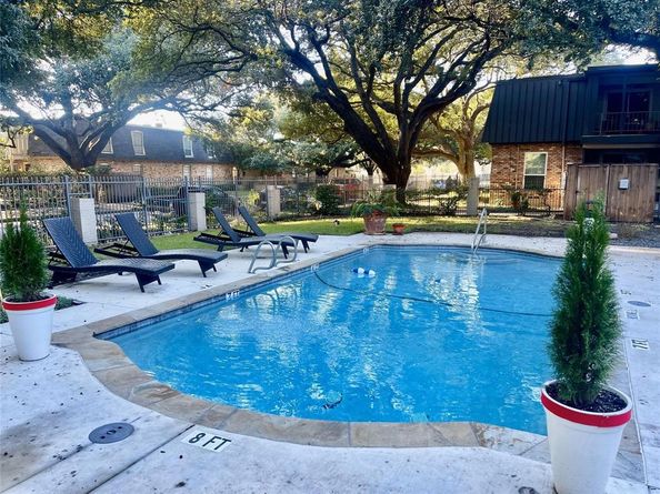 5212  Fleetwood Oaks Avenue  201 Bldg G, Dallas Texas 75235