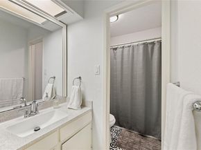 5212  Fleetwood Oaks Avenue  201 Bldg G, Dallas Texas 75235