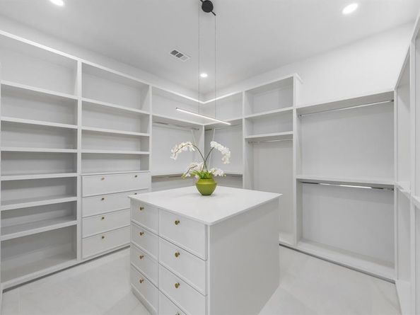 9409  Lenel Place , Dallas Texas 75220