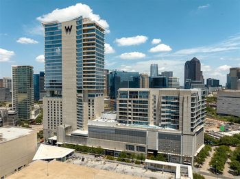 2408  Victory Park Lane 
