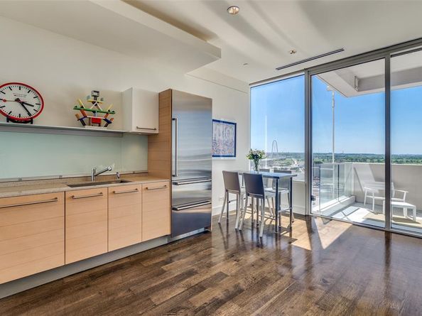 2408  Victory Park Lane  1131, Dallas Texas 75219