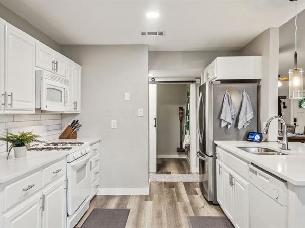 434  Jamestown Drive , Garland Texas 75043