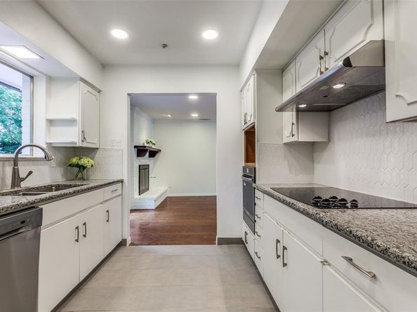 2718  Running Brook Lane , Dallas Texas 75228