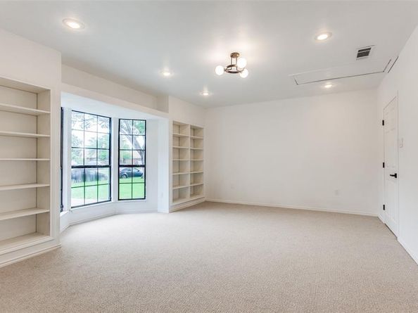2718  Running Brook Lane , Dallas Texas 75228