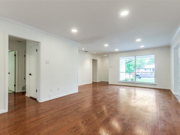 2718  Running Brook Lane , Dallas Texas 75228