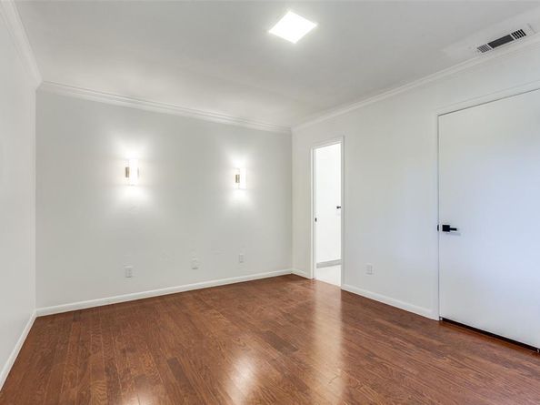2718  Running Brook Lane , Dallas Texas 75228