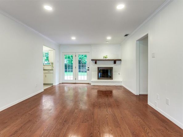 2718  Running Brook Lane , Dallas Texas 75228