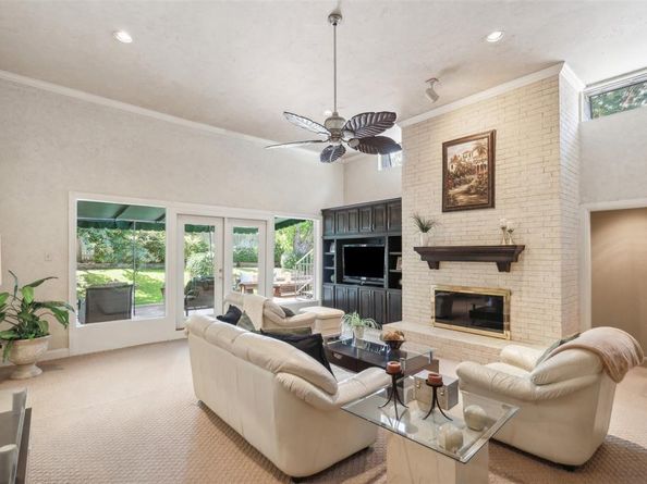 6  Crosslands Road , Benbrook Texas 76132