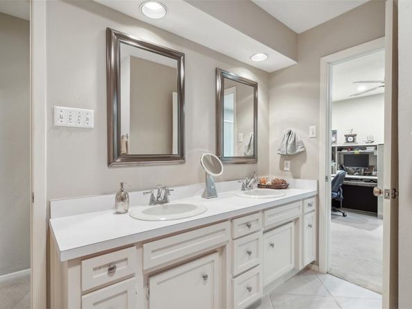 6  Crosslands Road , Benbrook Texas 76132