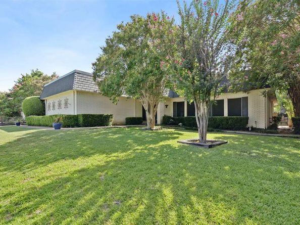 6  Crosslands Road , Benbrook Texas 76132