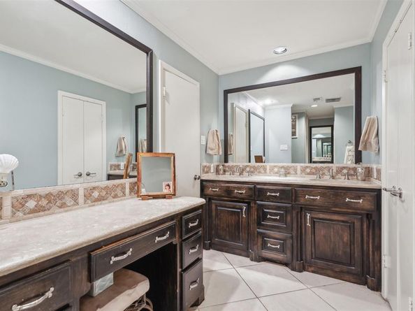 6  Crosslands Road , Benbrook Texas 76132