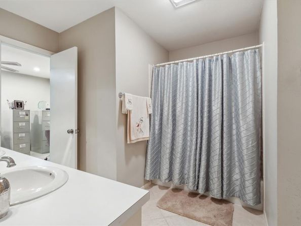 6  Crosslands Road , Benbrook Texas 76132