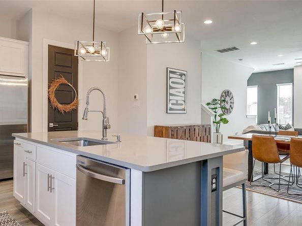 2818  Addison Park Lane , Fort Worth Texas 76110