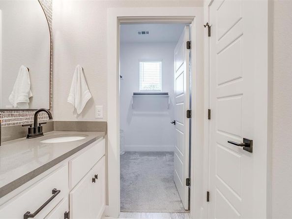 2818  Addison Park Lane , Fort Worth Texas 76110
