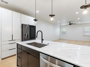 1147 N Madison Avenue  104, Dallas Texas 75208