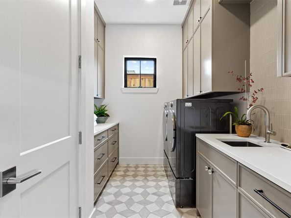 6446  Lange Circle , Dallas Texas 75214