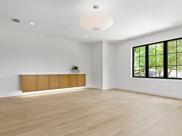 6446  Lange Circle , Dallas Texas 75214