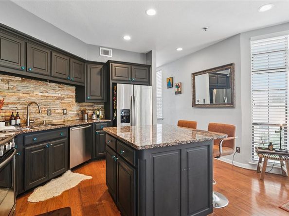 3235  Cole Avenue  85, Dallas Texas 75204