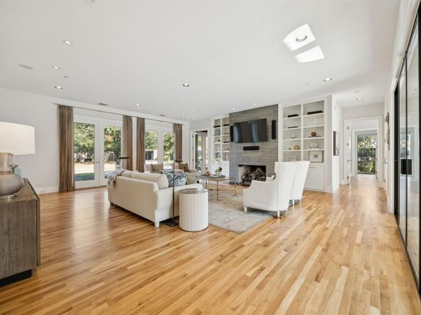 6130  Del Roy Drive , Dallas Texas 75230